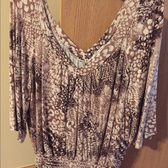 3/4 sleeve shirt with fitted bottom