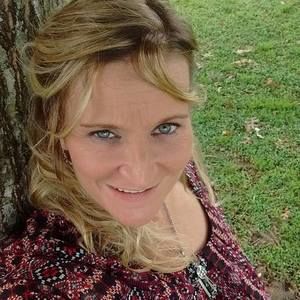 Meet your Posher, Nikie