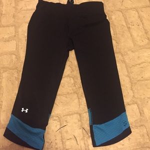 Brand new under armour capris!💙