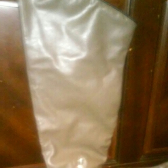 boot - Picture 2 of 4