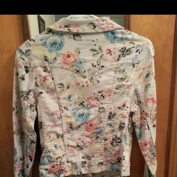 Jessica Simpson Jean Jacket - Picture 2 of 3