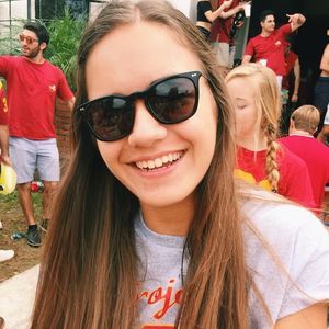 Meet your Posher, Joelle