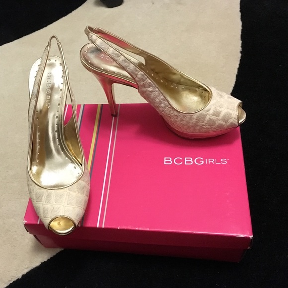 brand new BCBGIRLS Caitlyn Slingback Pump - Picture 3 of 4