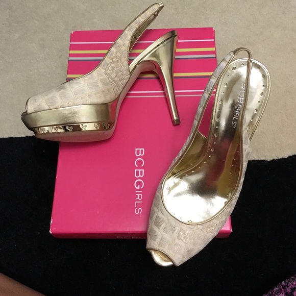 brand new BCBGIRLS Caitlyn Slingback Pump - Picture 1 of 4