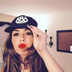 Meet your Posher, Chanel