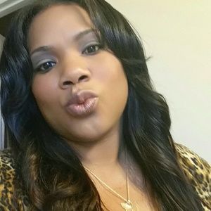 Meet your Posher, Courtney