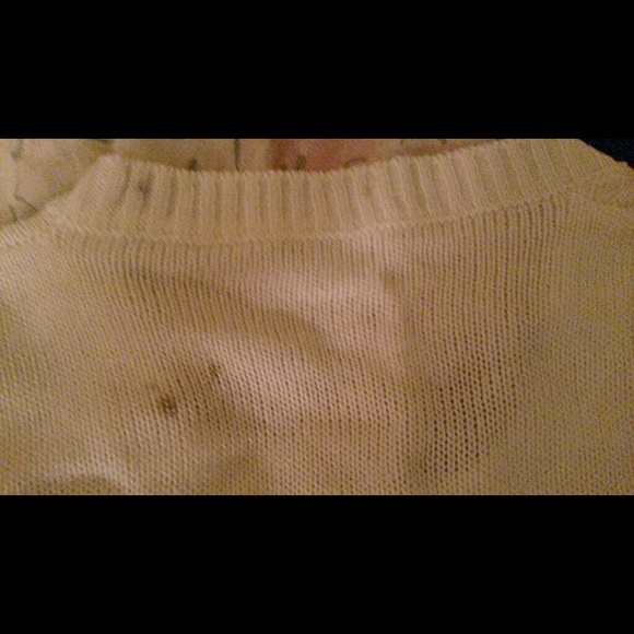 Beautiful Pull-over Sweater - Picture 2 of 2