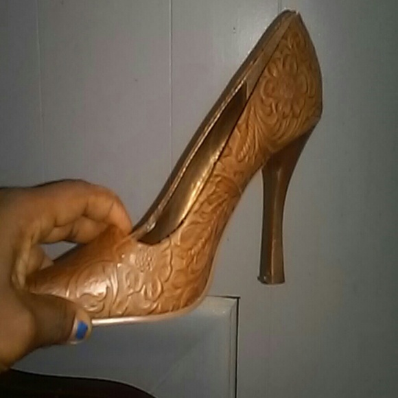 shoes - Picture 3 of 4