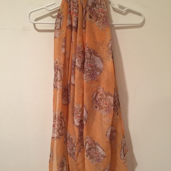 Skull scarf