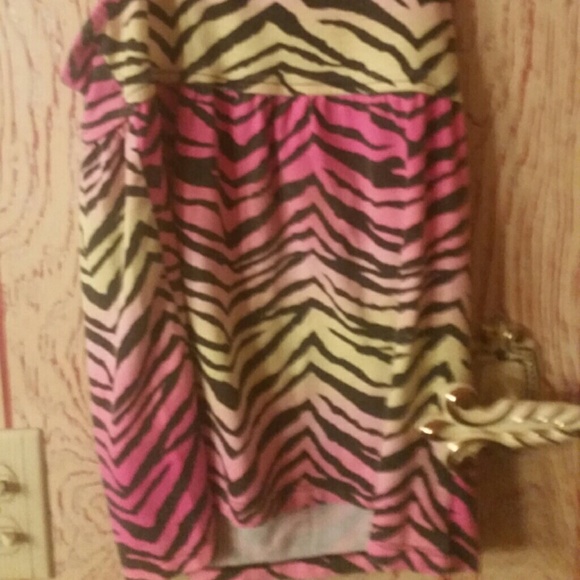 Top - Picture 2 of 3