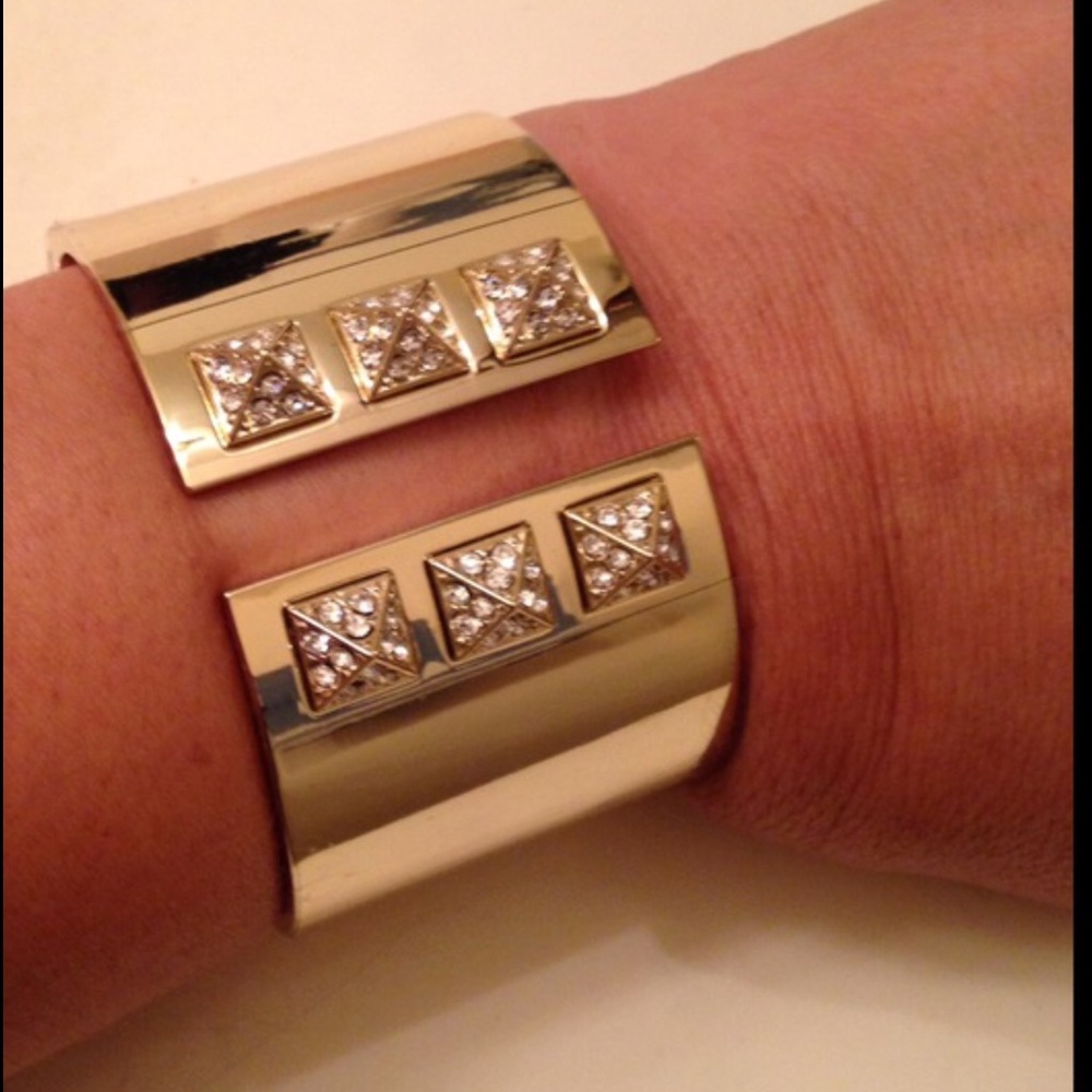 Victoria Secret clip on bracelet