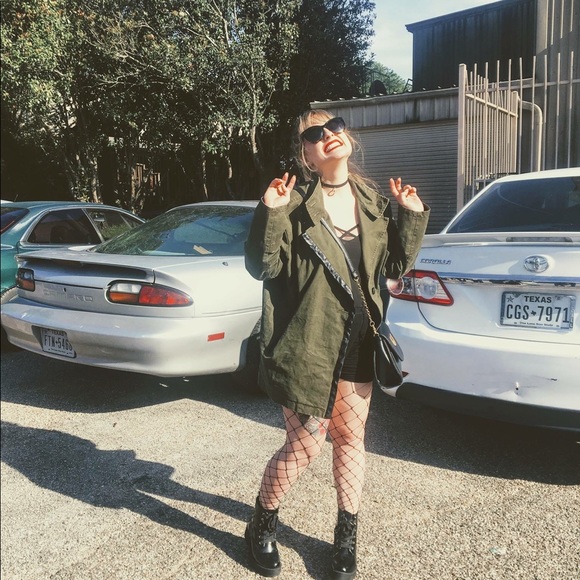 hi, y'all! 🌺💅🏻✨ - Picture 2 of 5