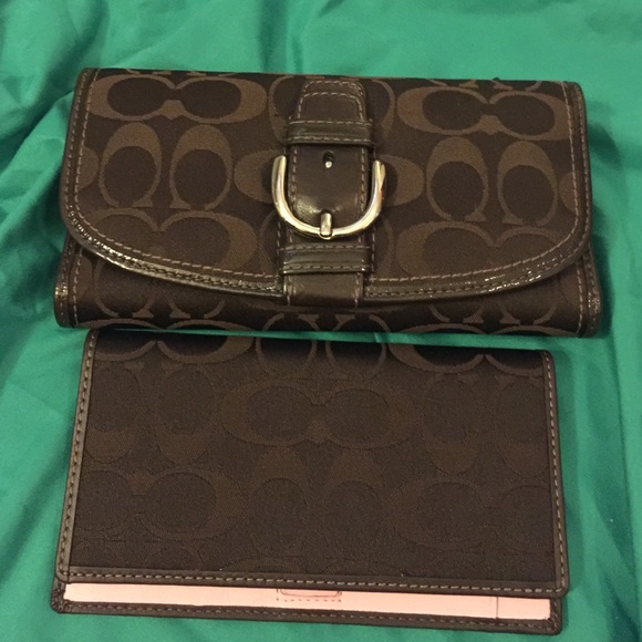 *SOLD* Authentic COACH brown wallet *SOLD*
