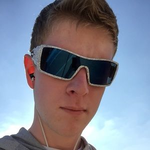 Meet your Posher, Chris