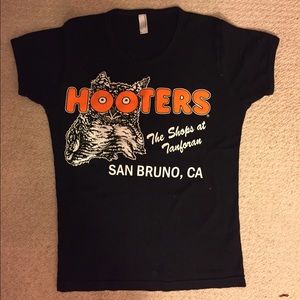 Hooters tee shirt