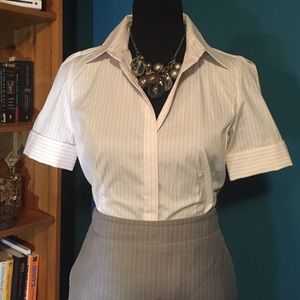 Ann Taylor Sz 6 Pinstriped Stretch Cotton Shirt