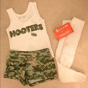 AUTHENTIC hooters uniform