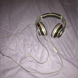 Beats by Dre used twice !