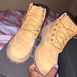 Wheat timberland boots for kids/women.