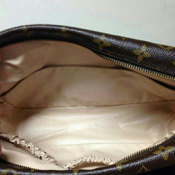 🚫SOLD Authentic Louis Vuitton Cosmetic Toiletry b - Picture 3 of 4