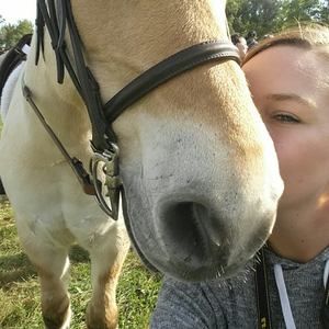 Meet your Posher, Ashley