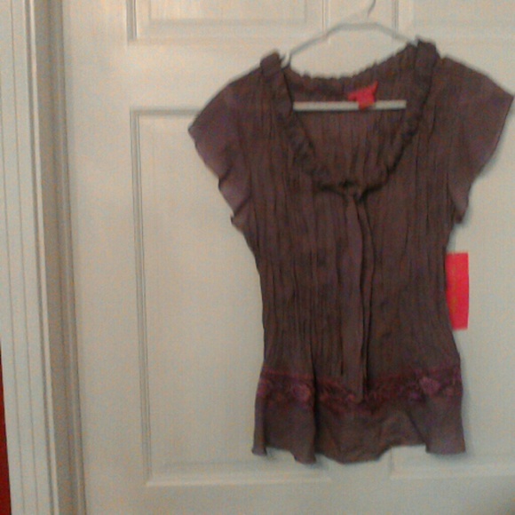 Top - Picture 2 of 2