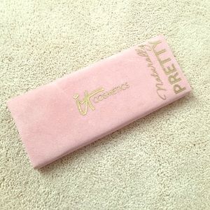 It Cosmetics Naturally Pretty Eyeshadow