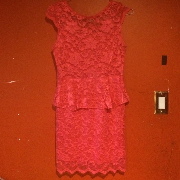 Pelpum Dress - Picture 2 of 3