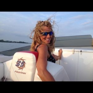 Meet your Posher, Helen