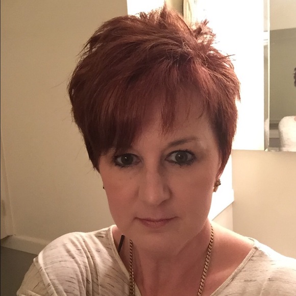 Meet your Posher, Gena - Picture 2 of 4