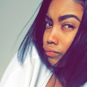 Meet your Posher, Adriana