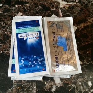 BRAND NEW ! Creststrips white strips 30 pieces