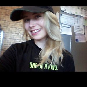 Meet your Posher, Brooke