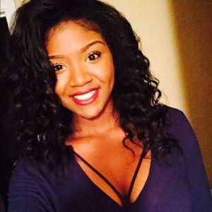 Meet your Posher, Raquel