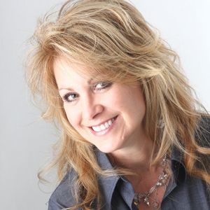 Meet your Posher, Deena