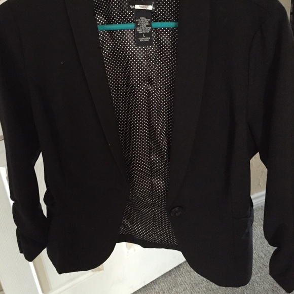 Blazer - Picture 2 of 2