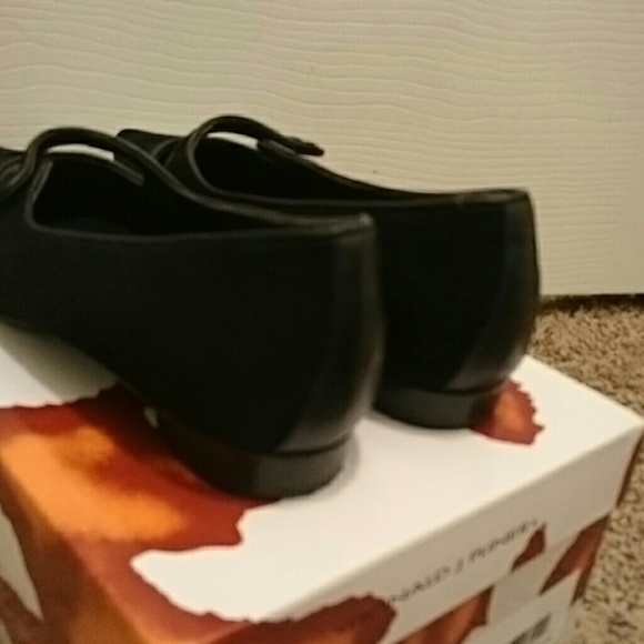 Donald J Pliner black suede pointy flats - Picture 2 of 4