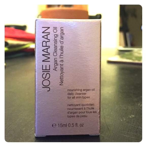Josie Maran Other - Josie Maran argan oil NWT