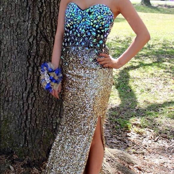 prom dress.