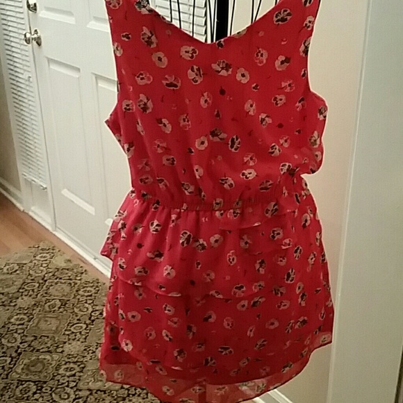 **SOLD**   Ruffled Dress Jr Sizing - Picture 3 of 4