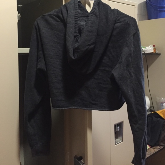 Crop hoodie - Picture 2 of 4