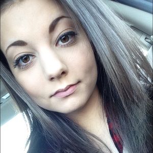 Meet your Posher, Cassandra