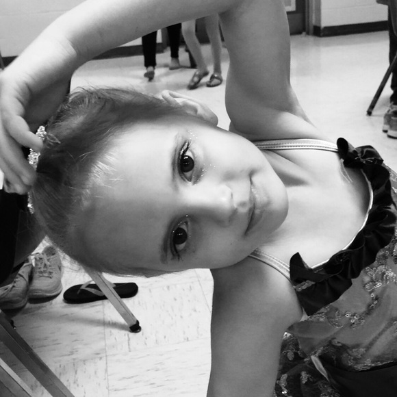 Meet your Posher, Lori - Picture 4 of 4