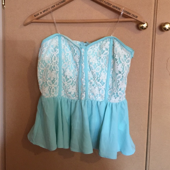 Tops - Strapless shirt
