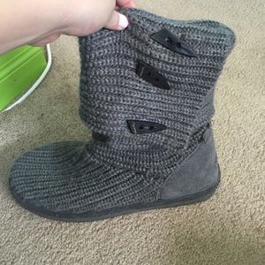 Knit bearpaw boots