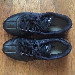 Size 5Y Nike Shox. Very good condition!!