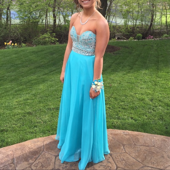 AQUA PROM DRESS!