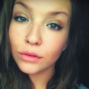 Meet your Posher, Joely