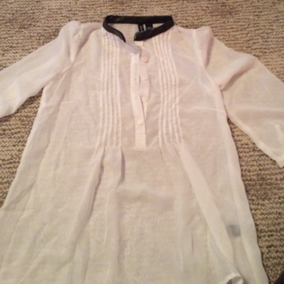 3/4 length sleeve sheer white top with black trim