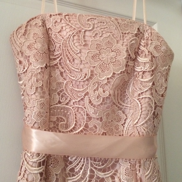 🎀Gorg. Adrianna Papell strapless lace prom dress - Picture 2 of 4